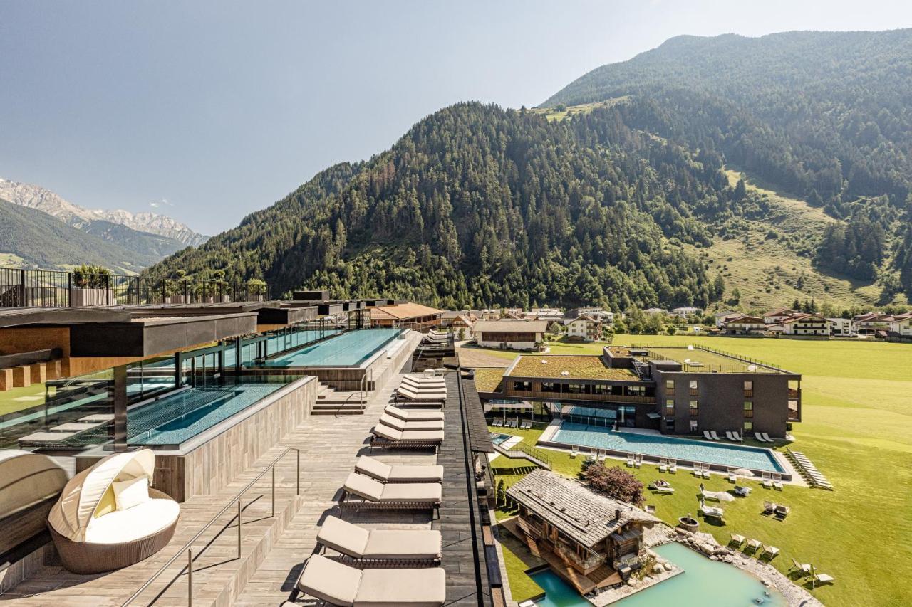 Alpine Luxury Spa Resort Schwarzenstein Lutago Ngoại thất bức ảnh