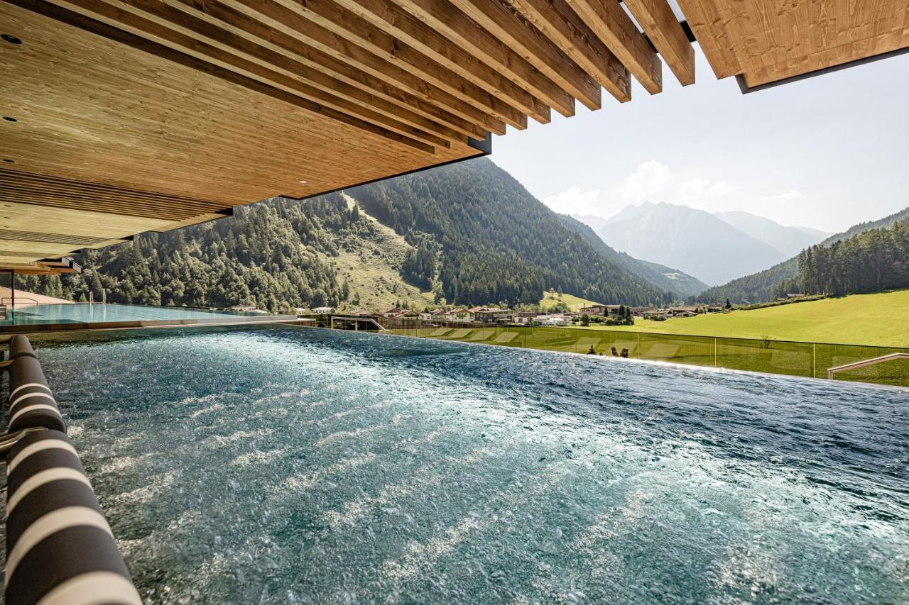 Alpine Luxury Spa Resort Schwarzenstein Lutago Ngoại thất bức ảnh